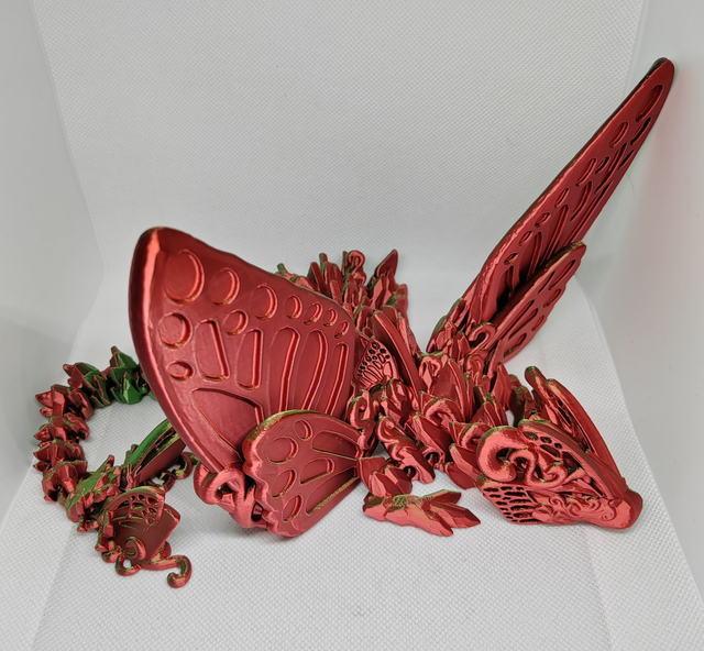 Dragon papillon avec des ailes 