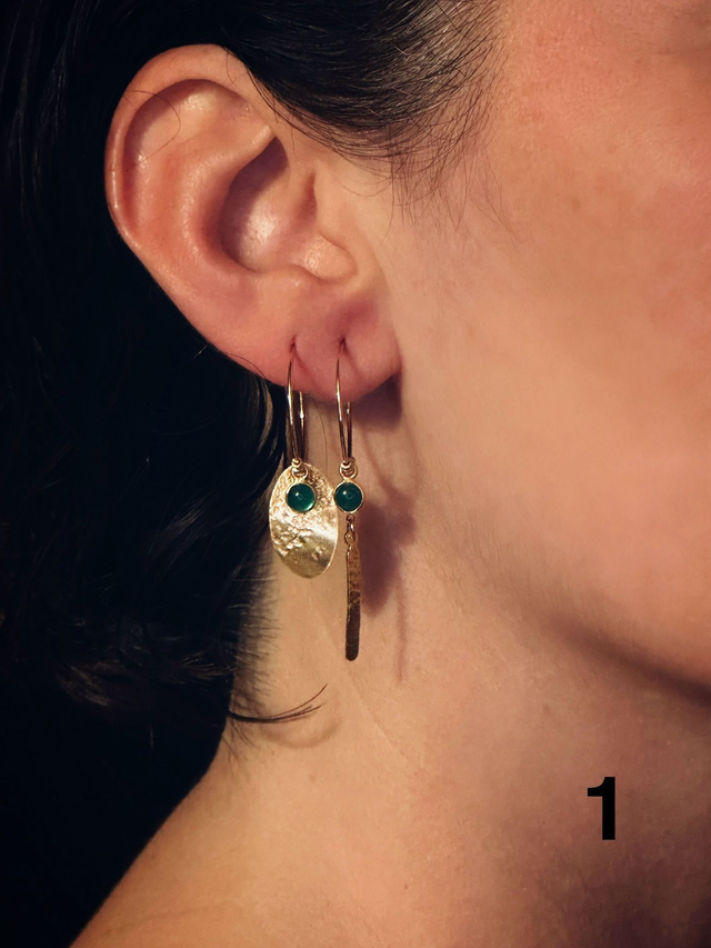 Boucles d&#039;oreilles &quot;Kota&quot; sur petites créoles, différentes couleurs