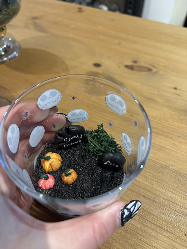 Nightmare Before Christmas cemeterarium