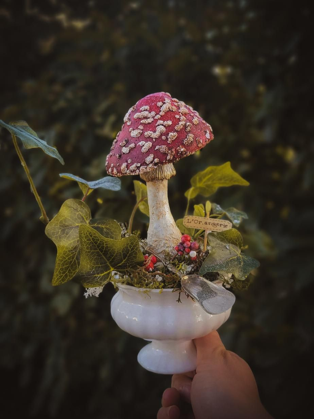 La Douce Folie d&#039;Alice – Sculpture fantastique