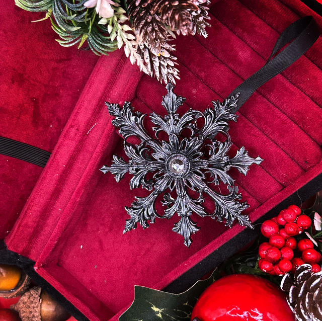 Traditional snowflake gothic hanging decor