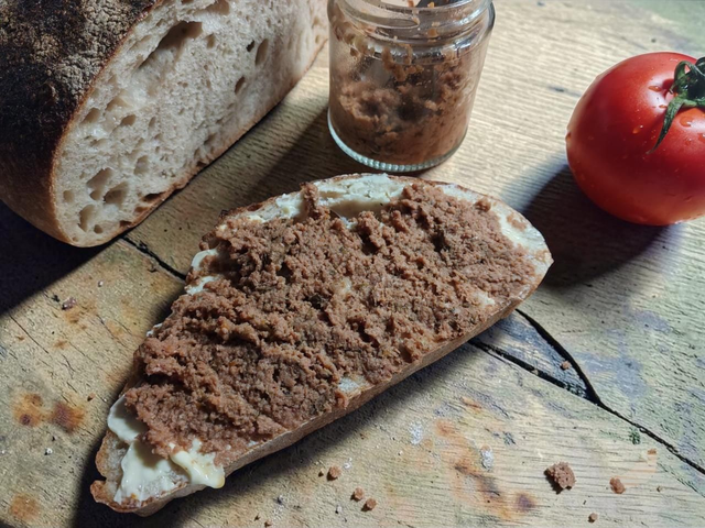 Pasztet w sloiku /Spreadable pate in a jar