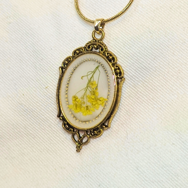 Vintage Flower Pendant | Necklace