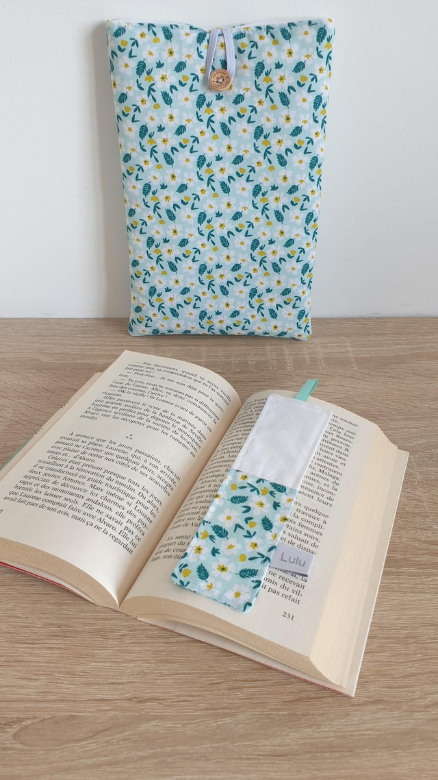 Pochette à livre + marque pages vert d'eau
