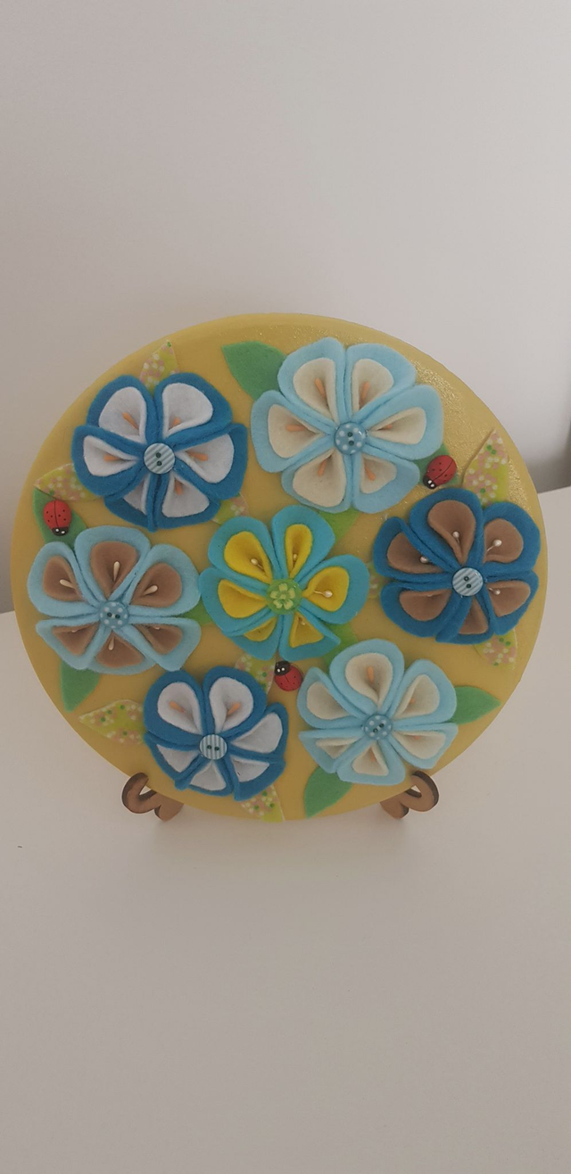 Décoration florale en feutrine