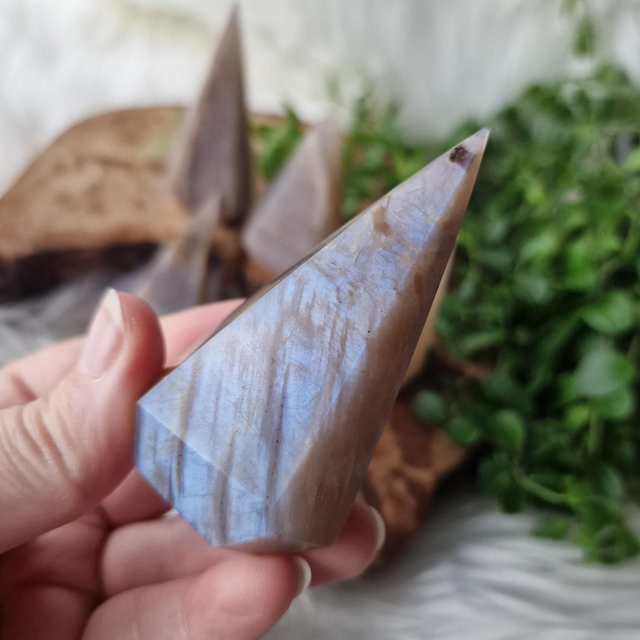 Moonstone diamond point