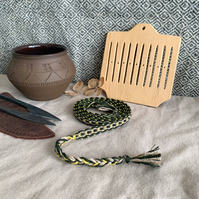 Galon au peigne tissé main