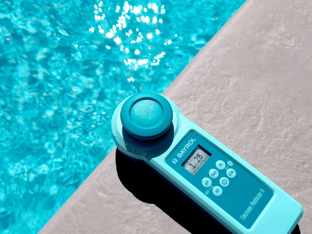 BAYROL Elektronischer Pooltester II und Nachfüllpack