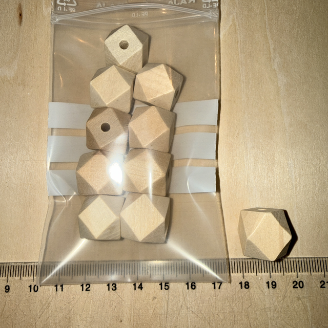 Lot 10 perles bois hexagonale 16 mm