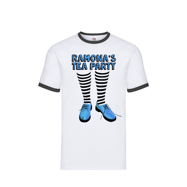 Tea-Shirt (blue shoes)