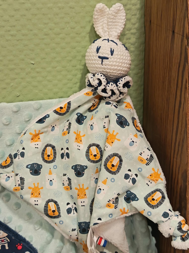 Doudou lapin blanc animaux de la savane