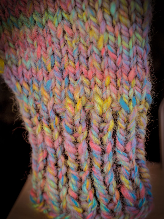 Mitaine en laine filée à la main, arc en ciel
