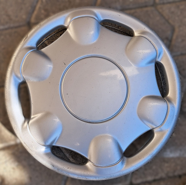 Enjoliveur Renault Trafic/Laguna 15p modèle: Malaga Occasion  