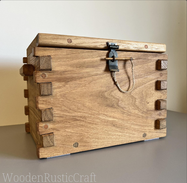 Country-Style Oak Keepsake Chest | Memory Box