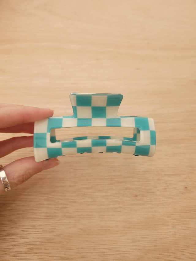 Turquoise checkered claw clip - HE-028