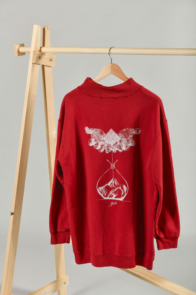 Sweat rouge Cold seconde main sérigraphié – Œuvre main en sablier