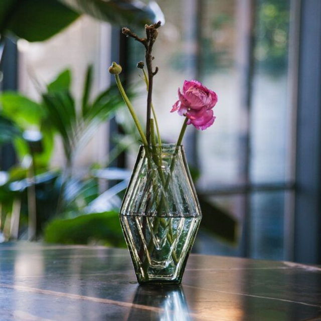 Vaas klein, Infinite Hexagon, smokey green