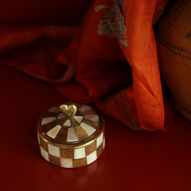 Doing Goods circus box woody m