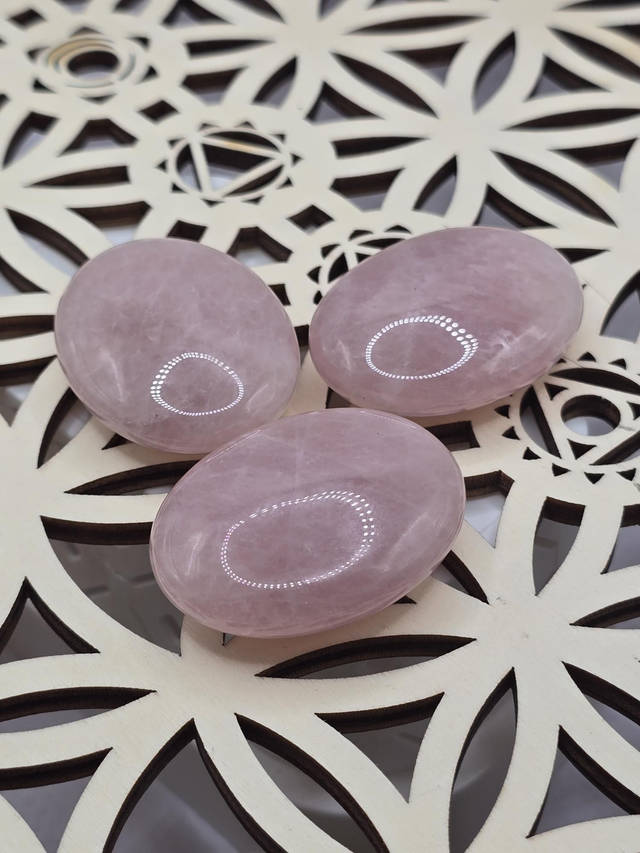 Quartz rose forme galet 