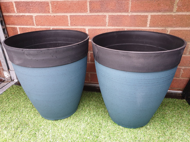 Gala Tall Patio Plastic Planter - Lagoon Teal