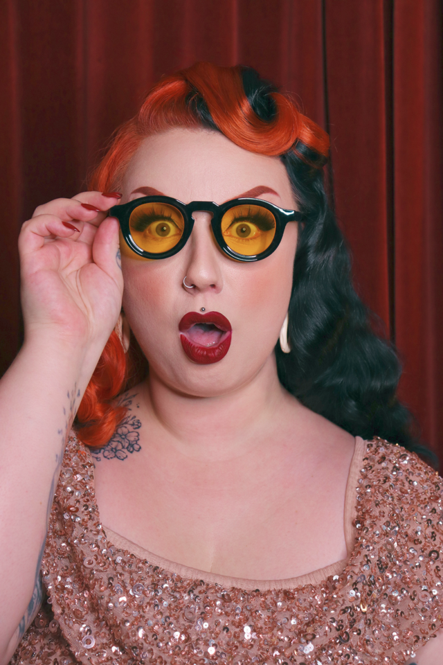 Sunglasses • la Buddy Holly