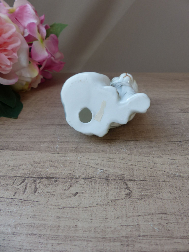 Vintage Figurine Adorable Chat Assis en Porcelaine Taïwan Collection Chat Cadeau Ami Famille Anniversaire Fête Décoration Intérieur Maison