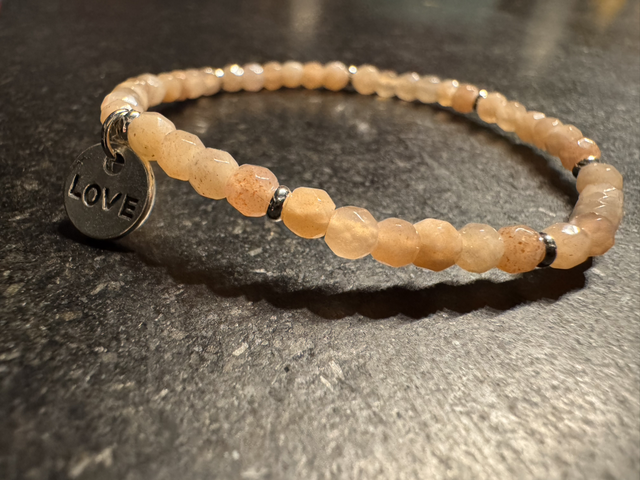 Bracelet en pierre de Soleil facetté 4 mm