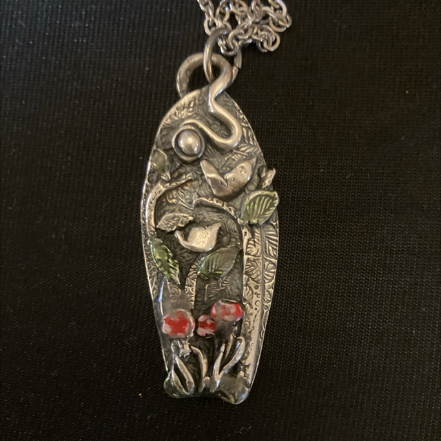 Garden scene pendant 