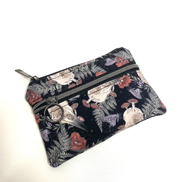 Cottage Woods Skulls Purse 