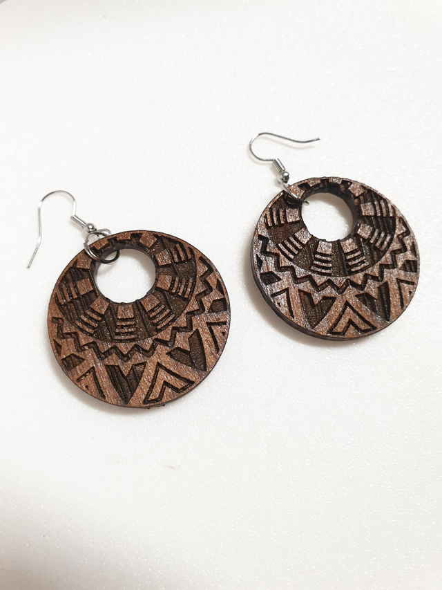 Boucle d'oreille style africaine ronde en bois