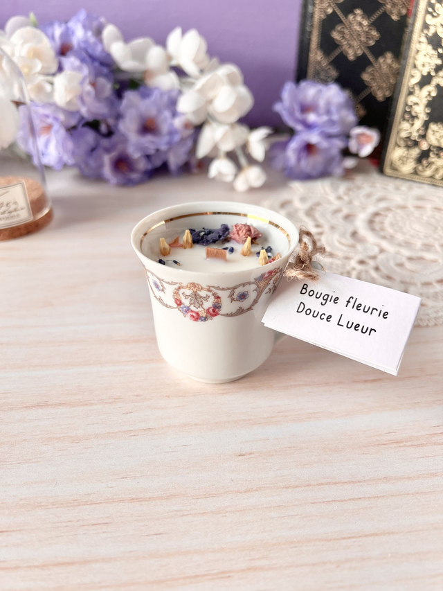 💜 Bougie Douce Lueur - tasse à café "composition végétale"