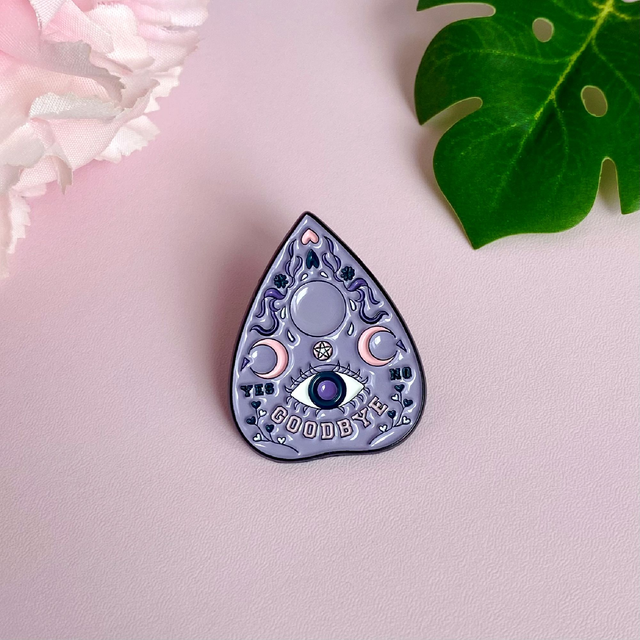 Pin&#039;s planchette ouija