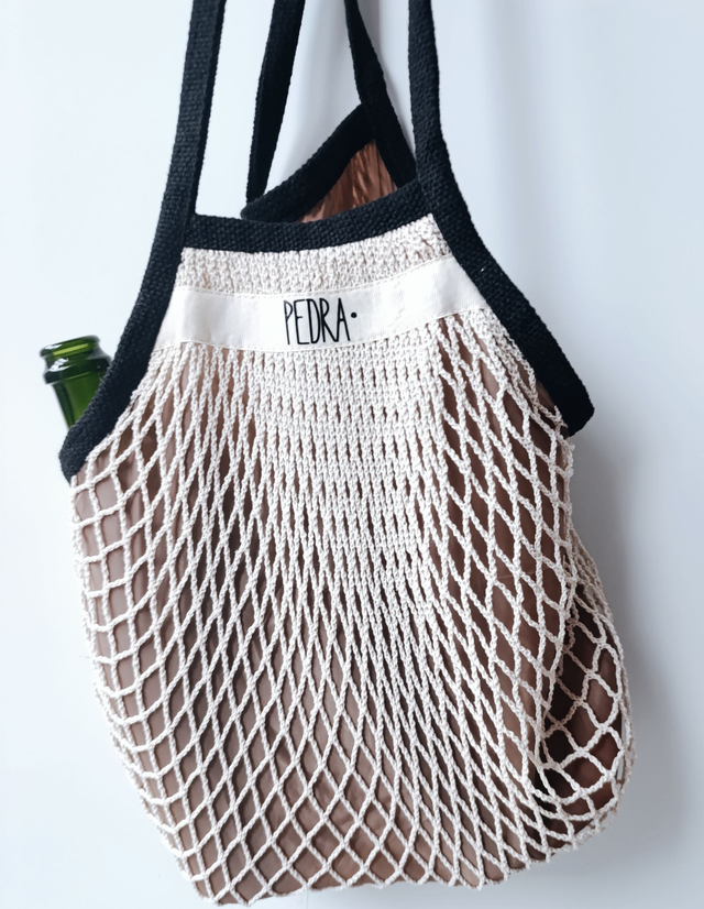 MESH BAG light, off-white, or beige net-like structure