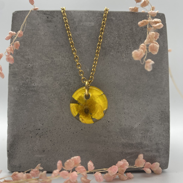 Collier bouton d’or