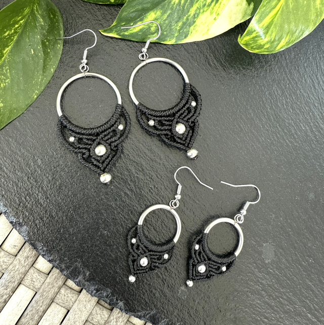 Addiction Makramee Ohrringe mit Metall Element Ring Kreis und Perlen