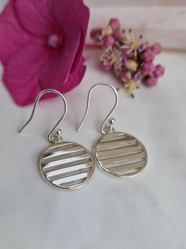 Classic &amp; Simple Geometric Design 14mm round 925 Silver earrings