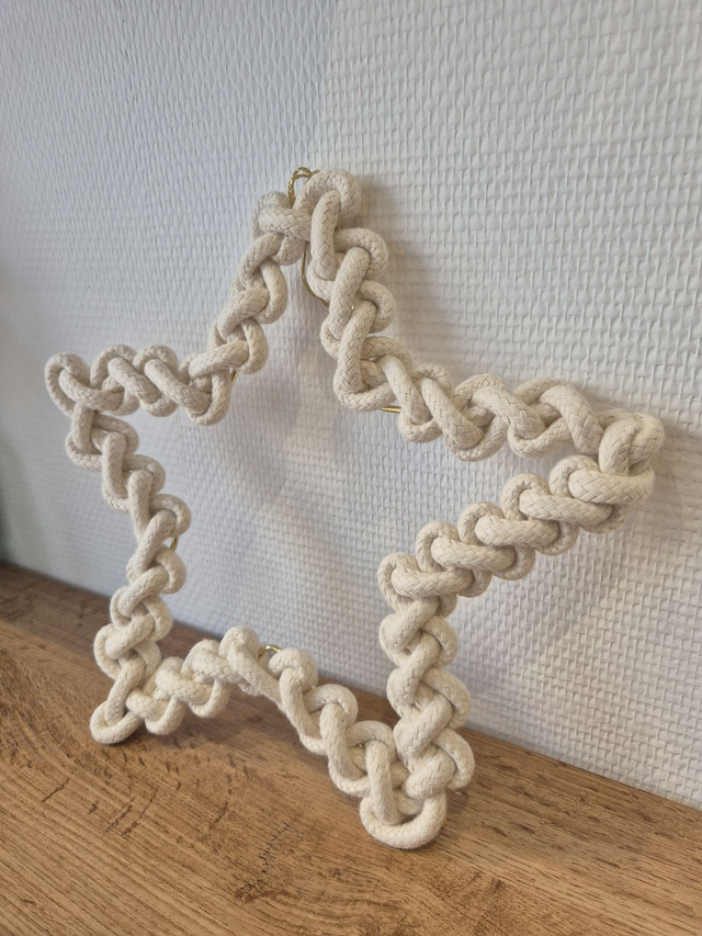 Étoile décorative en coton blanc – Fait main en boutique
