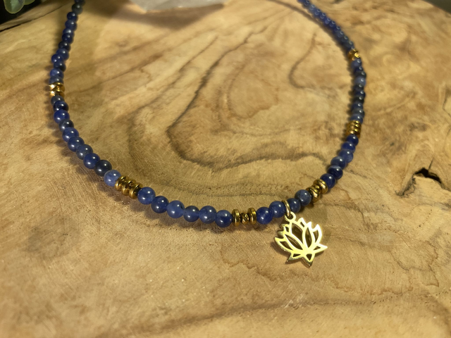 Collier ras de cou SODALITE - Lotus