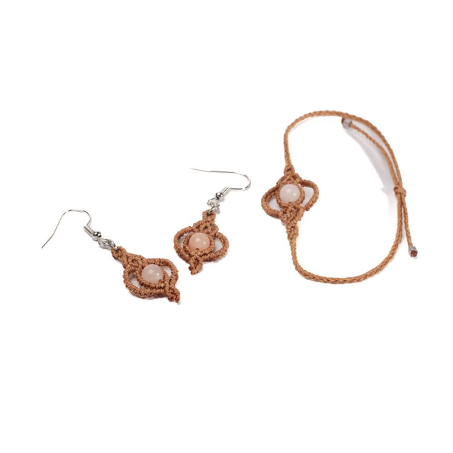 Parure Élégance Bohème – Bracelet et Boucles d&#039;Oreille en Micro Macramé