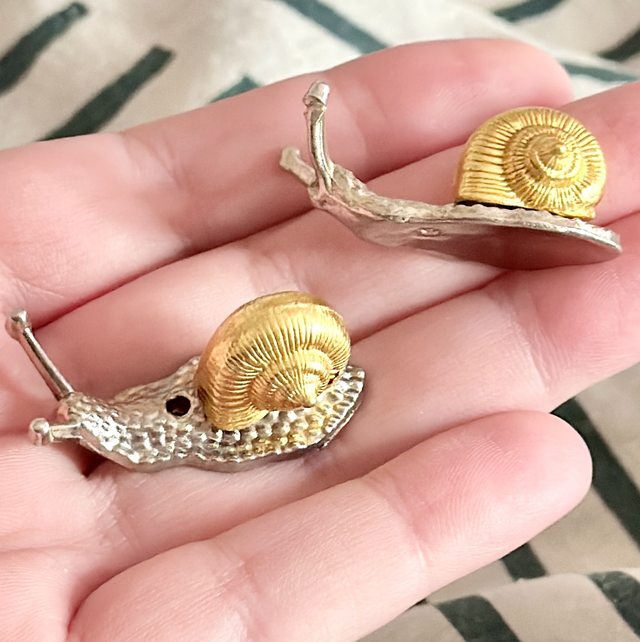 Two tone snail incense metal stand 