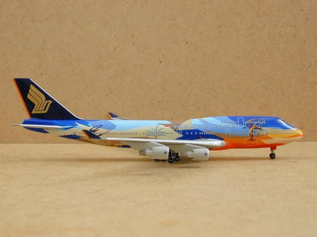 Singapore Airlines B747-400 (9V-SPL) "Tropical", 1:400