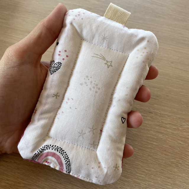 Éponge douce, rose et cœur scintillant 