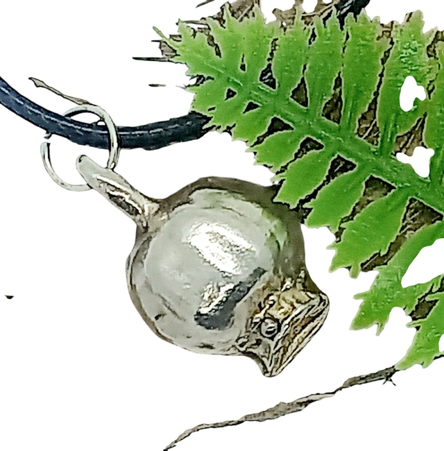 Poppy seed pendant