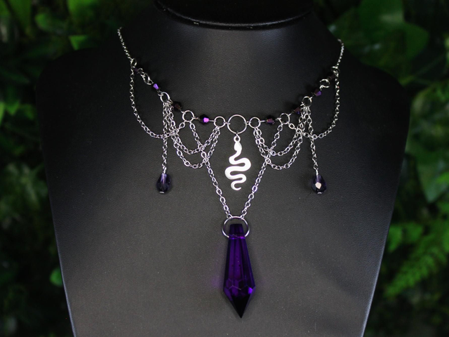 C0037 • Collier PLUM VAMP