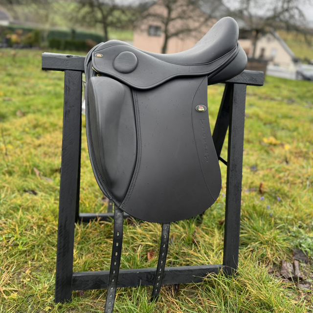 Pre-owned Ástund Victory 17,5" Wolle