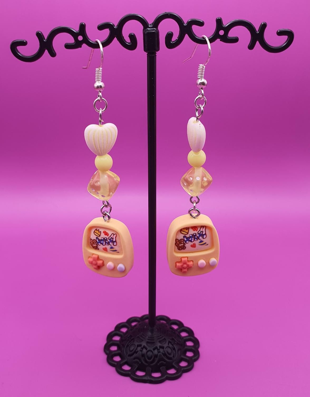 Earrings Gameboy Yellow Mono