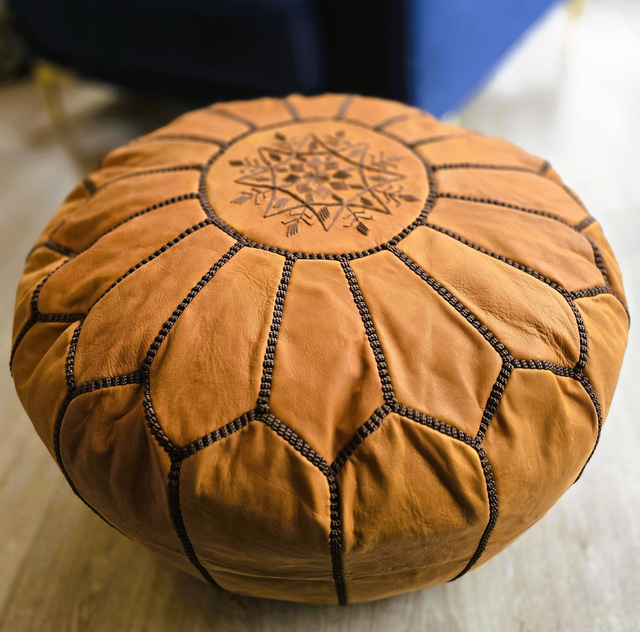 Pouf "Mehdi" couleur Cognac grand model en cuir marocain-broderie sabra marron