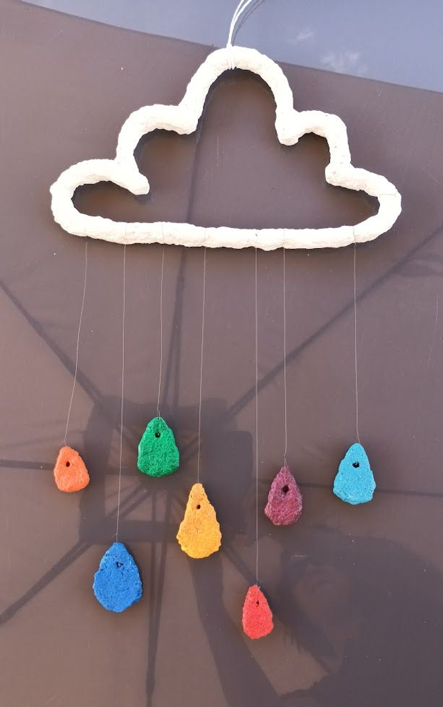 MOBILE NUAGE AVEC GOUTTES D'EAU , en papier mâché, fait main, décoration ou cadeau unique, 60 cm de hauteur total