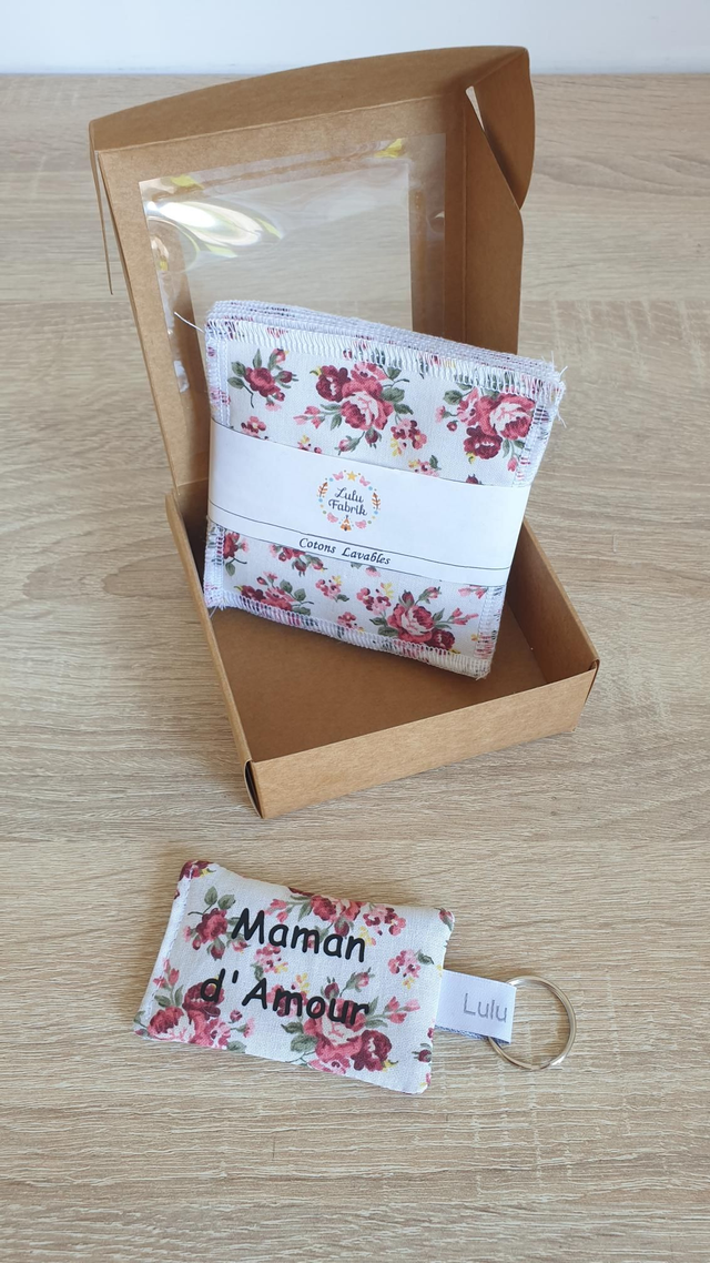 Petite boite de 7 cotons démaquillants + porte clés roses 🌹 