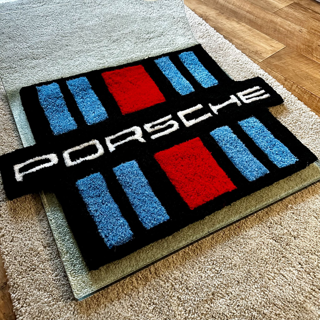 Porsche x Martini